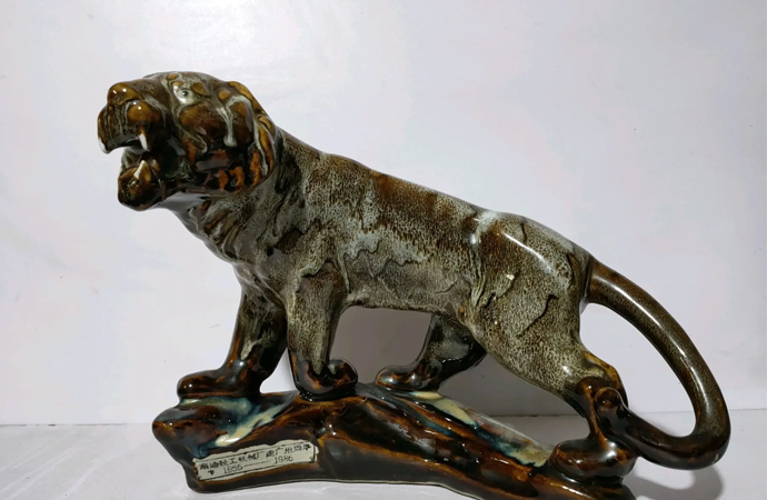 老虎雕塑制作.jpg 老虎雕塑制作.jpg