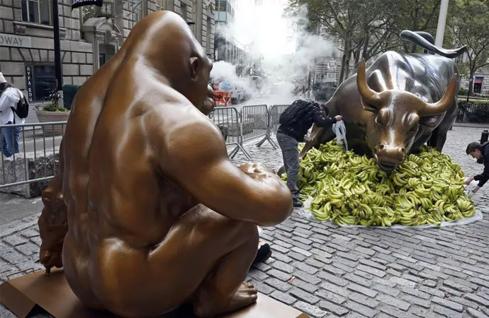 大猩猩對峙銅�?jpg.jpg 大猩猩對峙銅�?jpg.jpg